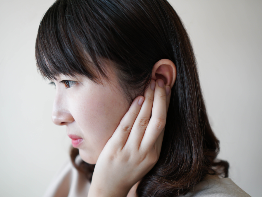 植入式骨导助听器的差异？ 配戴式骨导助听器的差异？