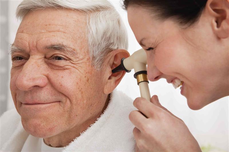 适时配戴助听器 可延缓听力退化